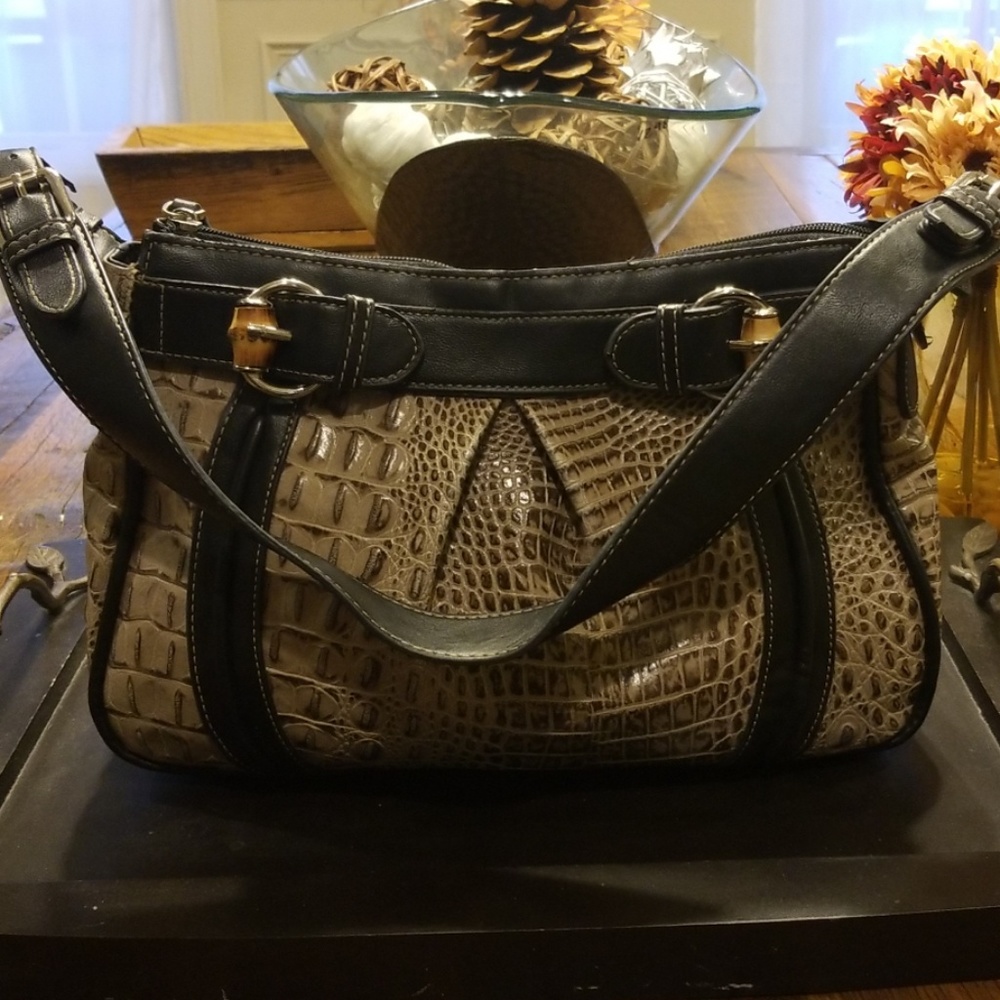 M.C. Snakeskin/Alligator Pattern Handbag - image 1